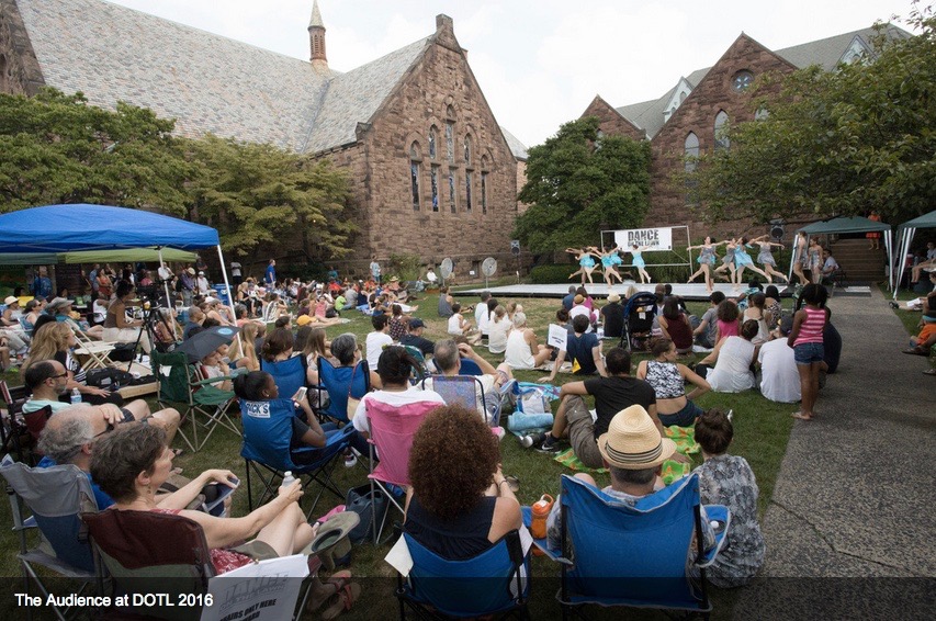 Audience at St. Luke's at Dance On The Lawn 2016. Photo courtesy of Dance on the Lawn.